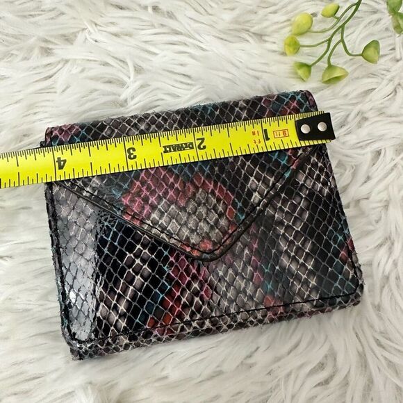 Aimee Kestenberg Zip It Up Trifold Wallet Summer Vibes Snake Multicolor NEW - Picture 7 of 8